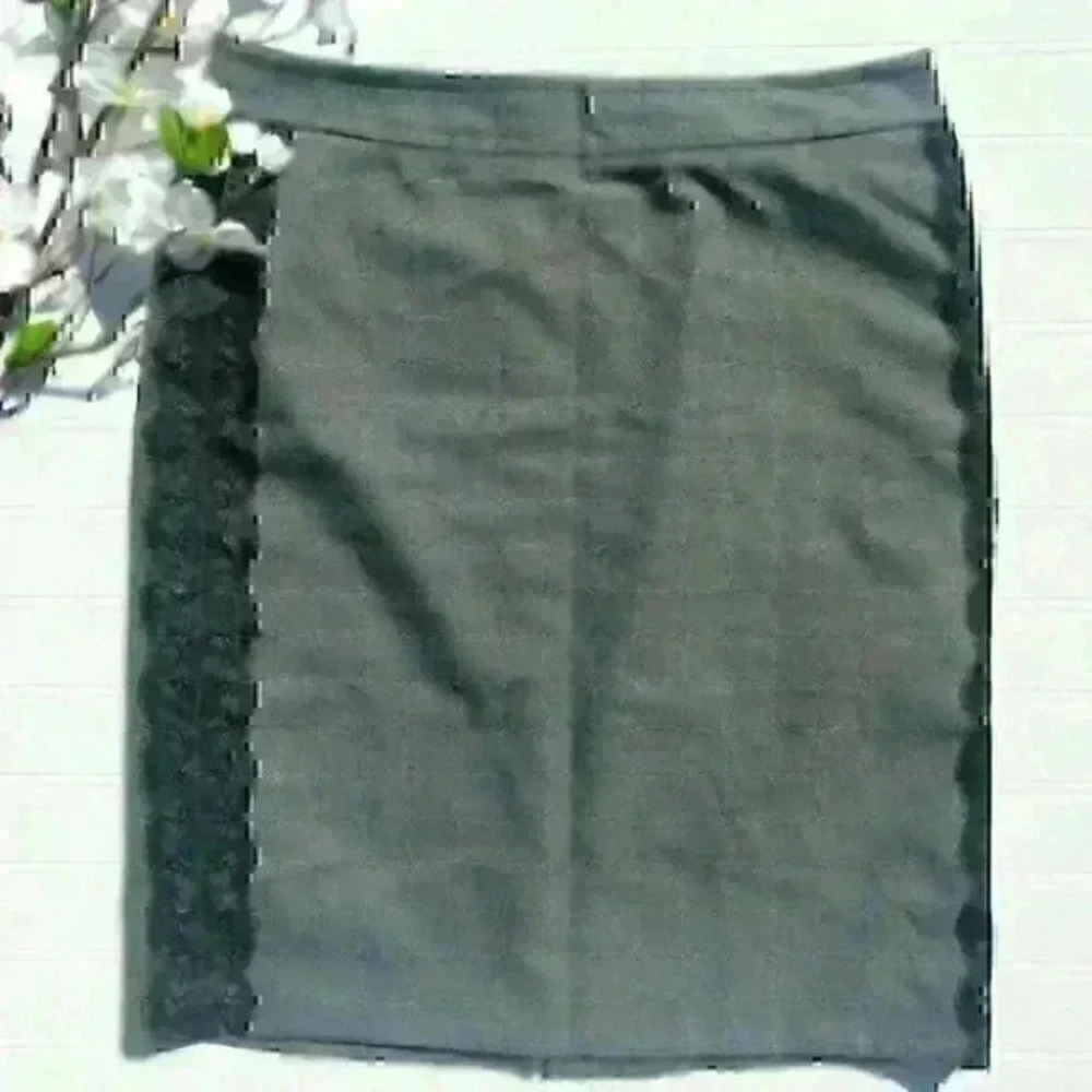 LOFT gray pencil skirt with black lace detailing